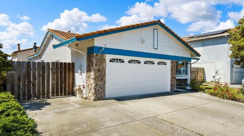 2486 Cobblestone Dr, Hayward, CA 94545-4569