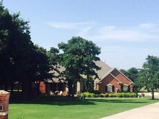 2464 Blackoak Ct, Blanchard, OK 73010-4522
