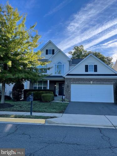 12663 Lakeside Ct, Woodbridge, VA 22192-7515