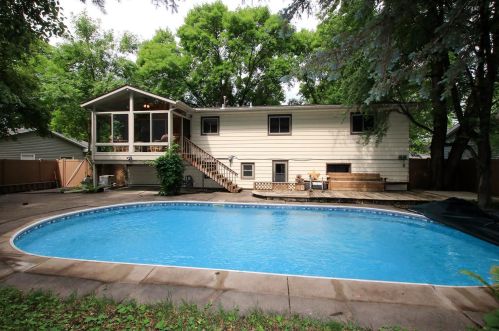 425 Kay St, Cedar Mills, MN 55350-2127