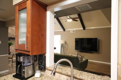 3423 Gladiolus Ln, Dallas TX  75233-3803 exterior