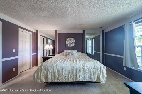 62 Des Moines Ct, Tinton Falls NJ 07712-3188 exterior