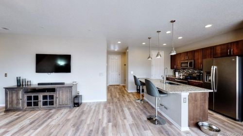 166 Kewaunee Way, Aurora CO 80016-4327 exterior