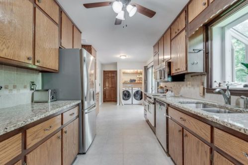 2970 Marlin Cir, Atlanta GA  30341-5118 exterior