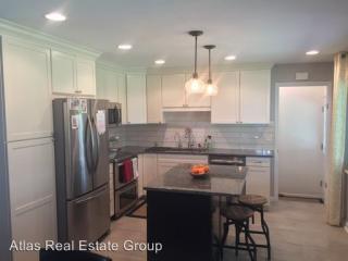 5165 Atlantic Pl, Denver CO  80222-4707 exterior