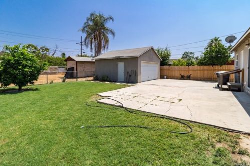 3835 Stansell Dr, Riverside CA  92501-1850 exterior