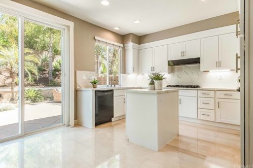 10 Brockton, Irvine CA  92620-7911 exterior