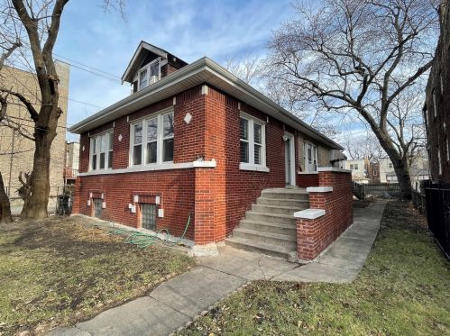 219 Kolmar Ave, Chicago, IL 60624-2121