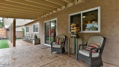 5474 Geoffrey Ave, Simi Valley CA  93063-4123 exterior