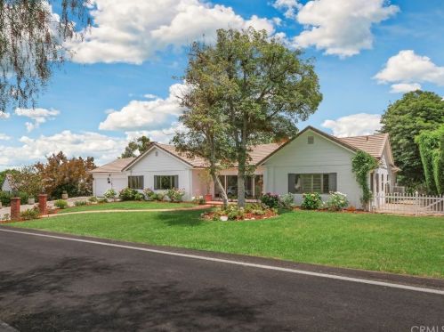 15 Middleridge Ln, Palos Verdes Estates, CA 90274-4054