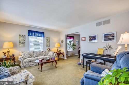 547 Charington Dr, Severna Park, MD 21146-1748