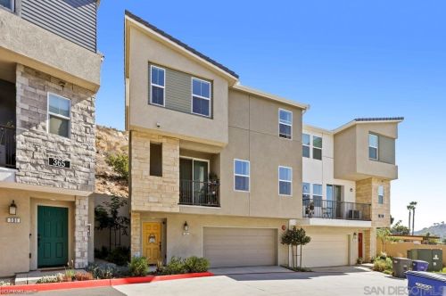 363 Fitzpatrick Rd, San Marcos, CA 92069-1605