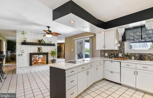 2735 Ritner Hwy, Carlisle PA  17015-9428 exterior