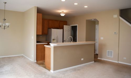 319 Parkside Dr, Joliet, IL 60404-5315