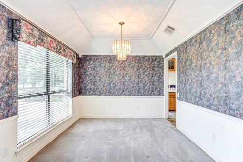 2817 Laurel Oaks Dr, Garland TX  75044-6944 exterior