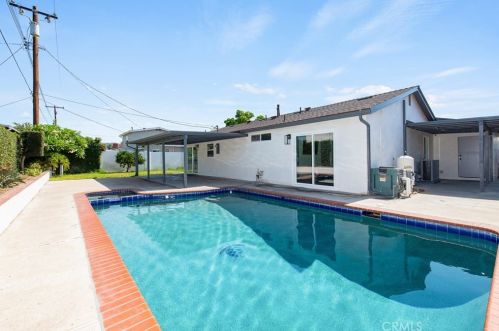 3841 Sycamore Ave, Orange CA  92869-2834 exterior