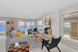 3121 Alki Ave, Seattle, WA 98116-2612