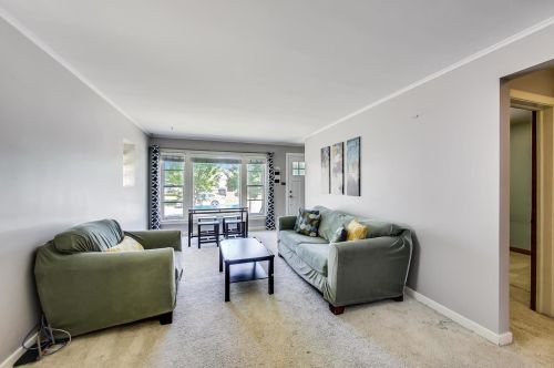 7049 Keeney St, Niles IL  60714-3037 exterior