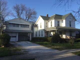 120 Mulberry St, Watseka, IL 60970-1652