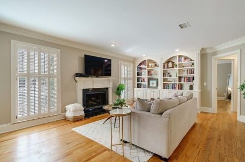 101 Bainbridge Dr, Atlanta GA  30327-4269 exterior