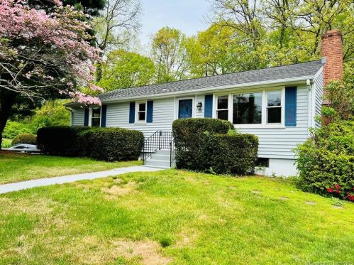 28 Cobblers Ln, Norwalk, CT 06851-1025
