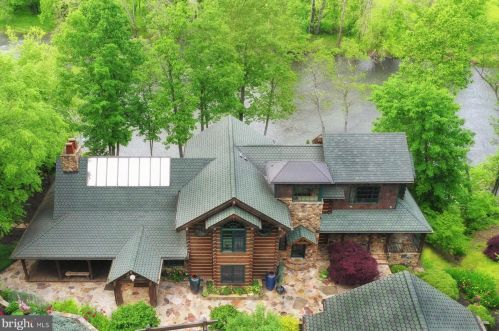 1737 Artz Rd, Woodstock, VA 22664-2544