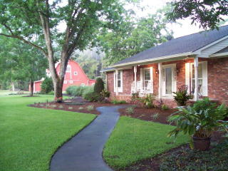 262 Lawson Rd, Jesup, GA 31546-1608