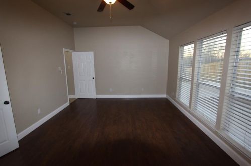 601 Coal Crk Dr, Midlothian TX  76063-4066 exterior