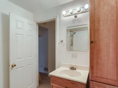 954 Monroe Ave, Loveland CO  80537-4945 exterior