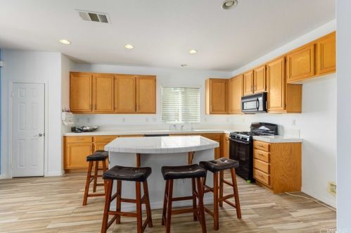 44022 Marbella St, Lancaster CA 93536 exterior