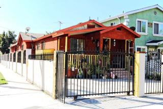 400 102nd St, Los Angeles, CA 90003-4814