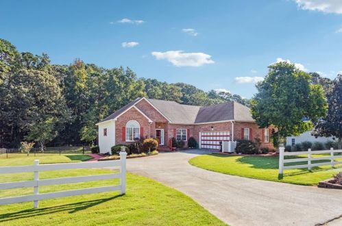 3820 Carriage Downs Ct, Lithonia, GA 30039-5268