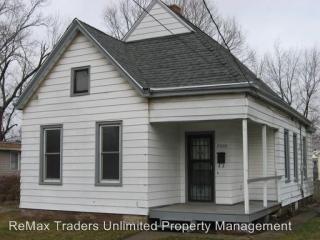 2003 Moss Ave, Peoria IL  61604-5621 exterior