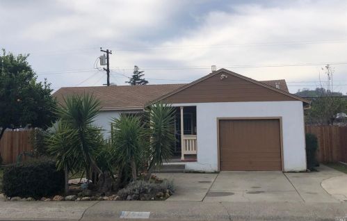 750 Camellia Way, Vacaville, CA 95688-4412