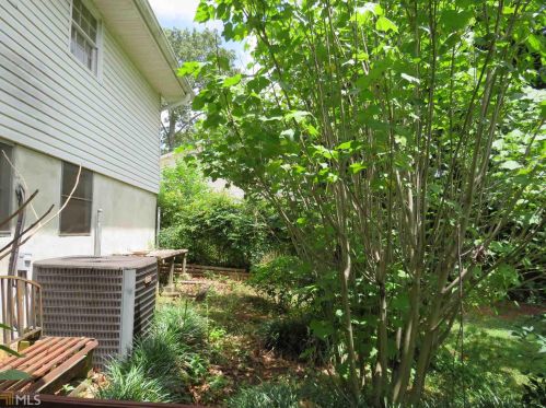328 Davis Rd, Stockbridge GA  30281-3304 exterior