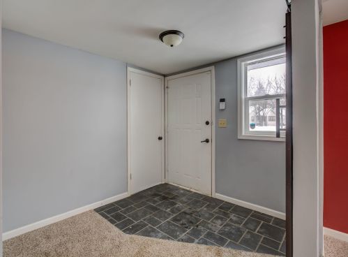 604 Gotzian St, Saint Paul, MN 55106-4652