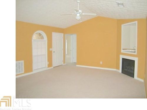 8060 Longleaf Dr, Villa Rica, GA 30180-7644