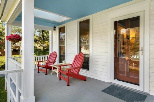 28 Church St, Wilton CT  06897-4903 exterior