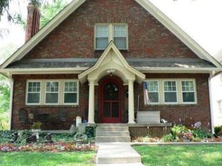 5102 Broadway St, Indianapolis IN  46205-1162 exterior