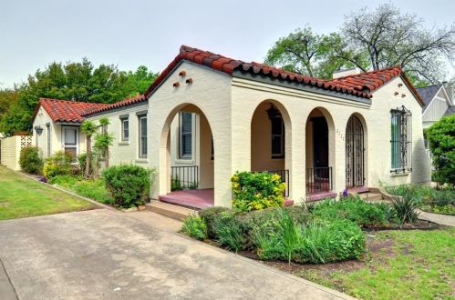 2528 Rogers Ave, Fort Worth TX  76109-1343 exterior