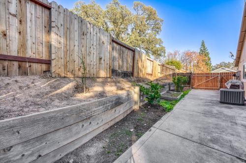 7087 Canevalley Cir, Citrus Heights CA  95621-0252 exterior