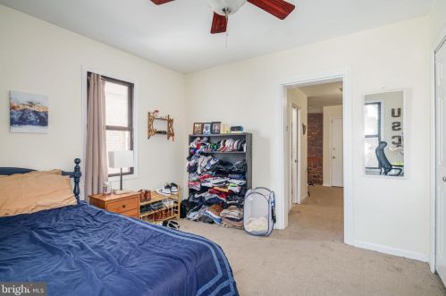 922 4 St, Philadelphia PA 19147-4104 exterior