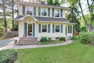 823 Highland Ave, Paramus, NJ 07652-3827