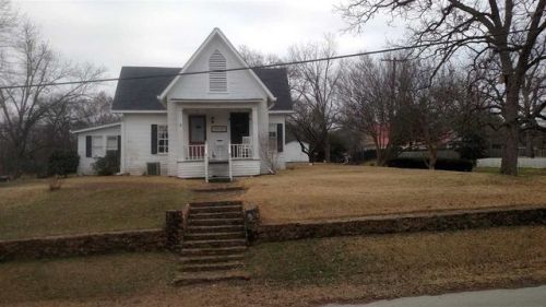 412 Austin St, Gray, TX 75657-2402