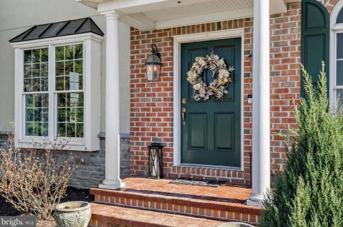 965 Wetherburn Dr, York, PA 17404-1293