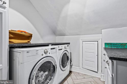 114 Kings Hwy, Tavistock NJ 08033-1981 exterior