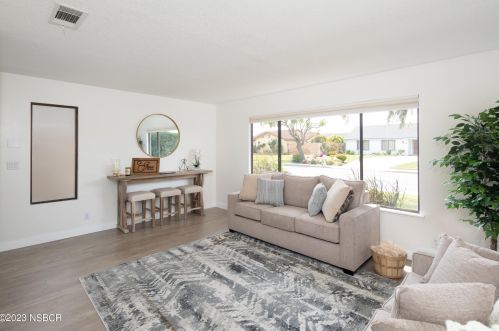 1309 Sapphire Dr, Santa Maria CA  93454-3257 exterior