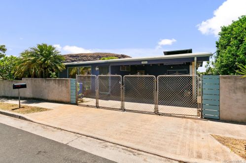 86229 Alamihi St, Nanakuli, HI 96792-2916