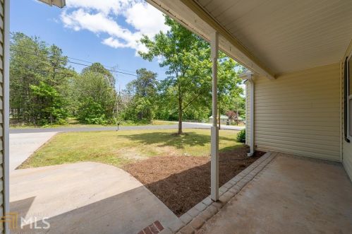 15 Lake Club Dr, Lavonia, GA 30553-3283