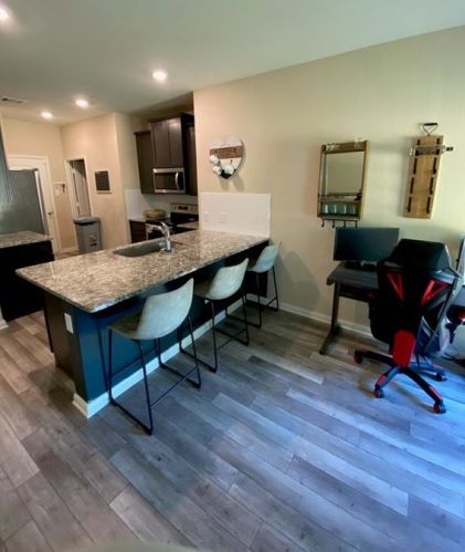 513 Cross Rdg Cir, Fort Worth TX  76120-2438 exterior